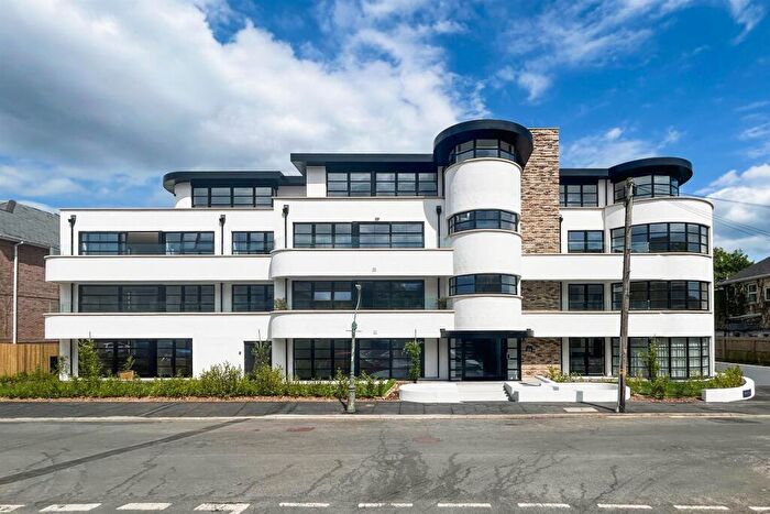 2 Bedroom Flat For Sale In Bournemouth, BH4