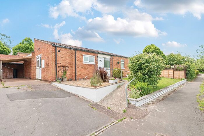 3 Bedroom Detached Bungalow For Sale In Lilac Close, Taunton, TA1