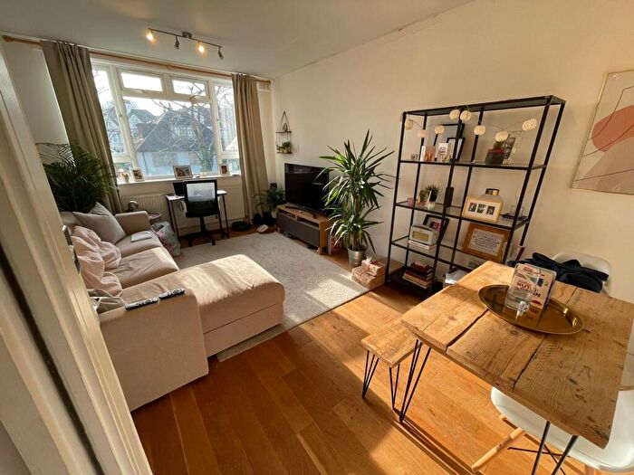 1 Bedroom Flat To Rent In Flat Cholmeley Close, Archway Road, Highgate, N6