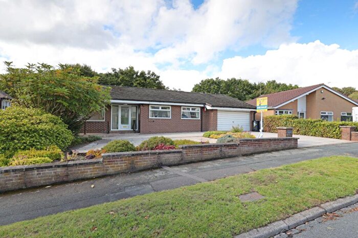3 Bedroom Detached Bungalow For Sale In Leys Drive, Westlands, ST5