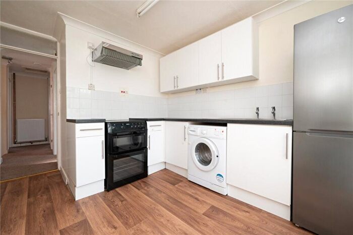 2 Bedroom Maisonette To Rent In High Street, Wheathampstead, Hertfordshire, AL4