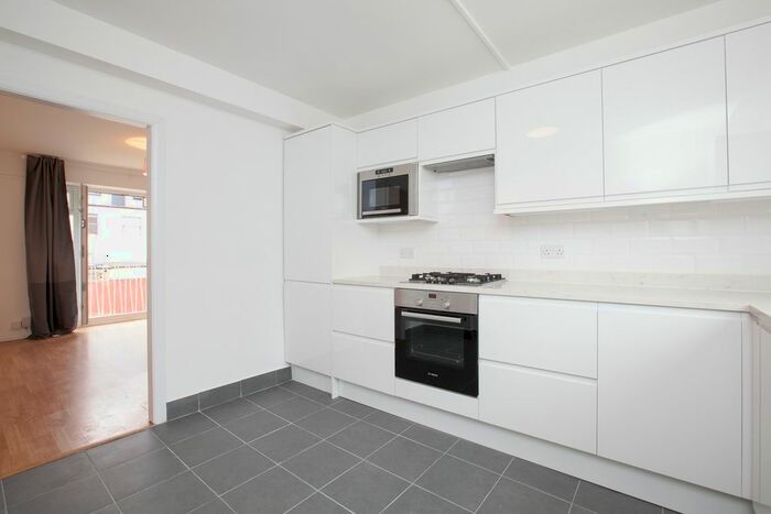 2 Bedroom Flat To Rent In Dynevor Road, London, N16