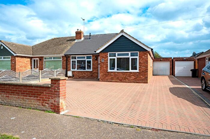 3 Bedroom Semi-Detached Bungalow For Sale In Dorothy Avenue, Bradwell, NR31
