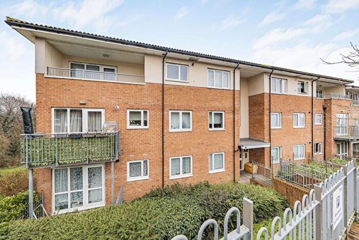 1 Bedroom Apartment For Sale In Windrush Drive, High Wycombe, HP13
