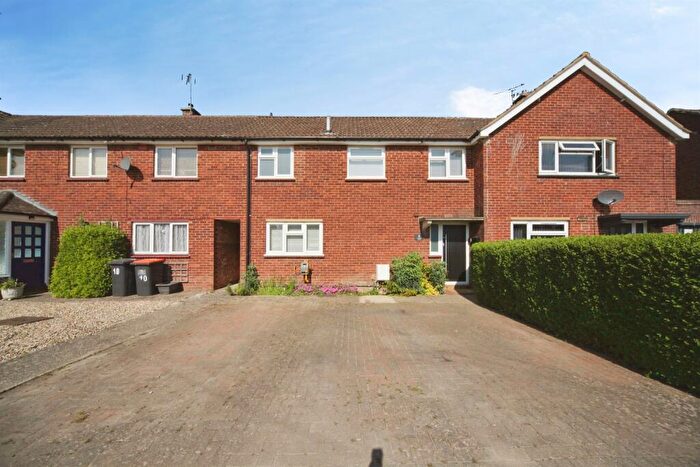 3 Bedroom Terraced House For Sale In Knights Close, Eaton Bray, Dunstable, LU6
