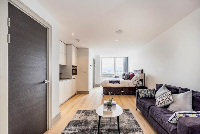 Studio To Rent In Market Square, Uxbridge, UB8