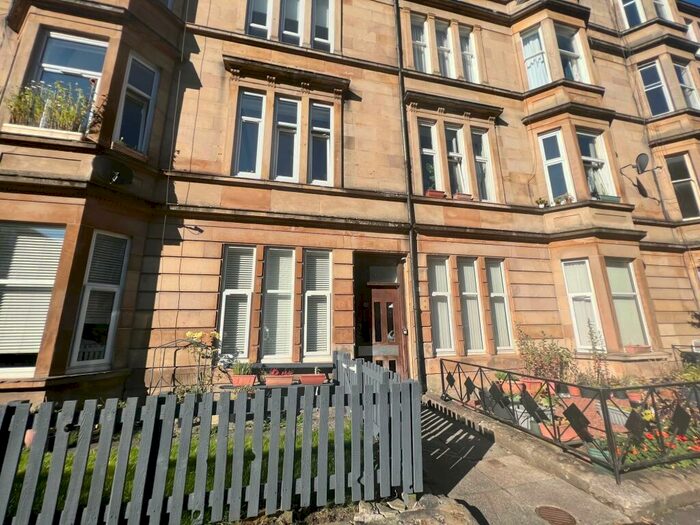 3 Bedroom Flat To Rent In Albert Avenue, Queens Park, G42