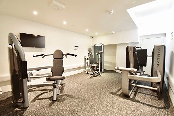 2 Bedroom Flat To Rent In York Place, Leeds, LS1