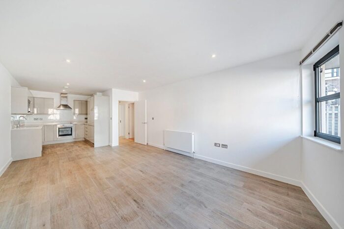 2 Bedroom Flat For Sale In Clifton Walk, Hammersmith, London, W6