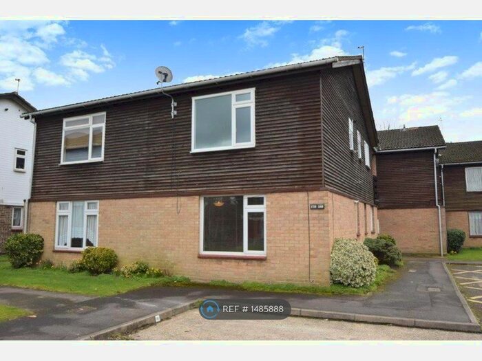 1 Bedroom Maisonette To Rent In Holmedale, Slough, SL2
