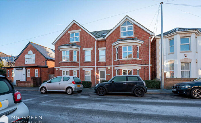 1 Bedroom Apartment For Sale In Harcourt Road, Bournemouth, Dorset, BH5