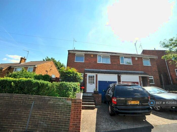 4 Bedroom Semi-Detached House To Rent In Heron Hill, Belvedere, DA17