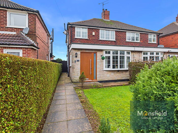 3 Bedroom Semi-Detached House For Sale In Beck Lane, Sutton-in-ashfield, NG17