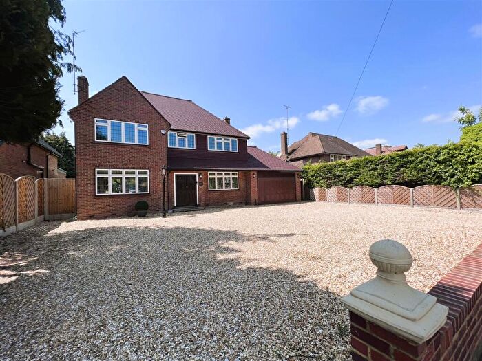 4 Bedroom Detached House To Rent In Old Bedford Road, Luton, LU2
