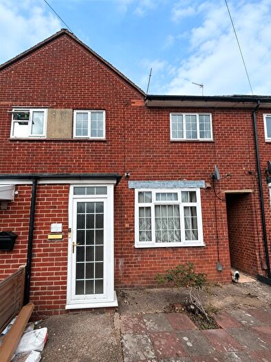 3 Bedroom Semi-Detached House To Rent In Taynton Drive, Merstham, Surrey, RH1