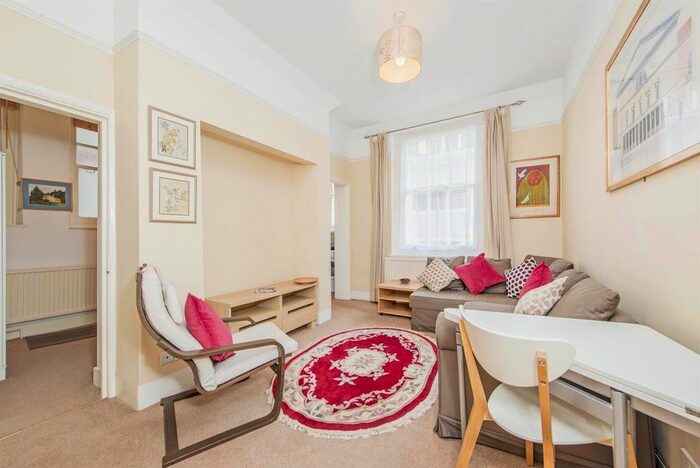 2 Bedroom Flat To Rent In Greycoat Gardens, Greycoat Street, Westminster, London, SW1P