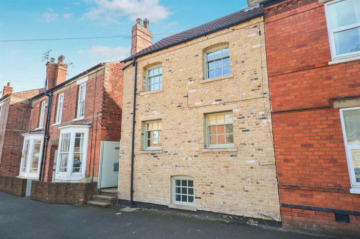 3 Bedroom Detached House To Rent In Langworthgate, Lincoln, LN2