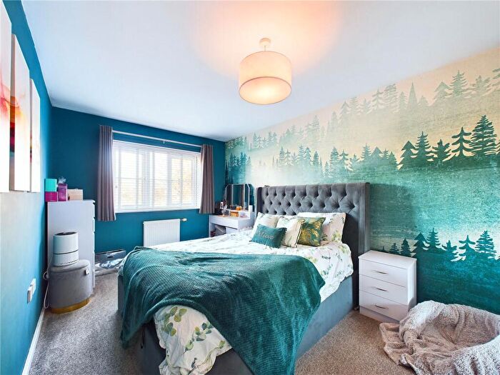3 Bedroom End Of Terrace House For Sale In Monarch Gardens, Leamington Spa, Warwickshire, CV31