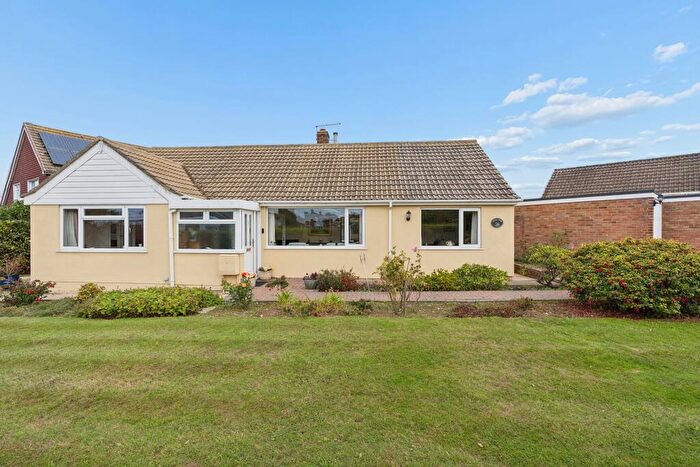 3 Bedroom Bungalow For Sale In Joyes Road, Whitfield, CT16
