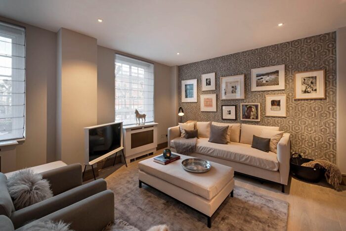 4 Bedroom Flat To Rent In Chelsea Manor Street, London, SW3