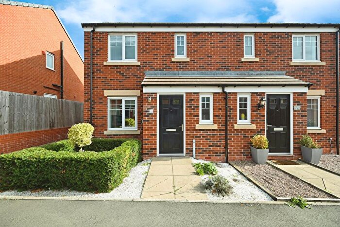 3 Bedroom Semi-Detached House For Sale In Lobelia Close, Rugby, CV23