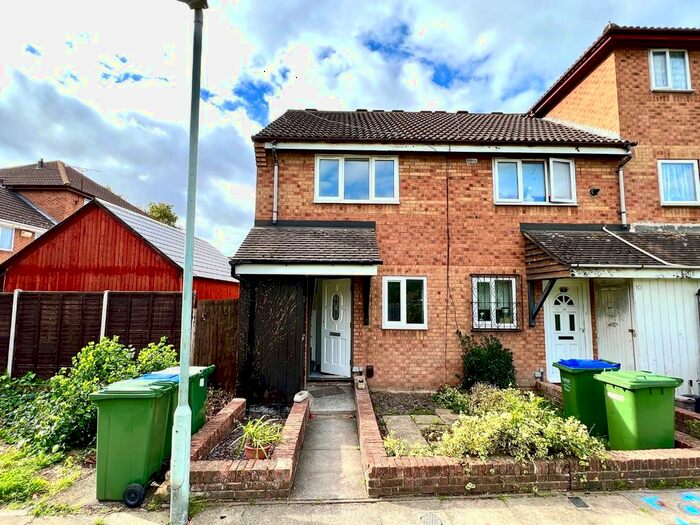 2 Bedroom End Of Terrace House To Rent In Hodgkin Close, Thamesmead, London, SE28