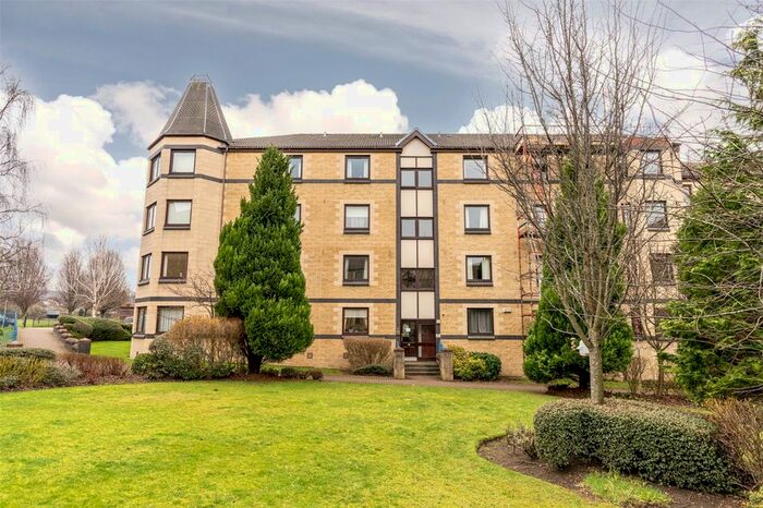 2 Bedroom Flat To Rent In / West Bryson Road, Edinburgh, EH11