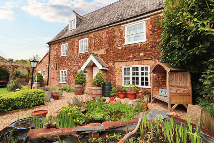 5 Bedroom Cottage For Sale In Lynn Road, Setchey, King's Lynn, PE33