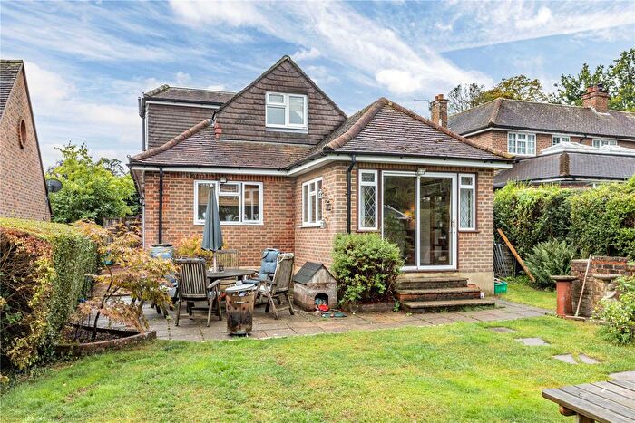 4 Bedroom Detached House For Sale In Addlestone, Surrey, KT15