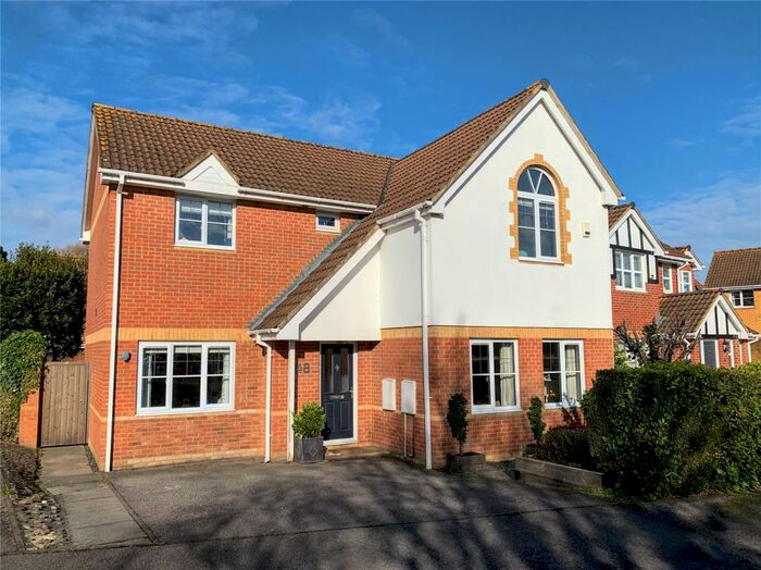 Houses for sale & to rent in RG7 4PD, Station Road, Theale Reading