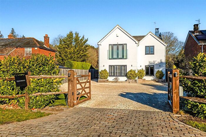 4 Bedroom Detached House For Sale In New Road, Pamber Green, RG26