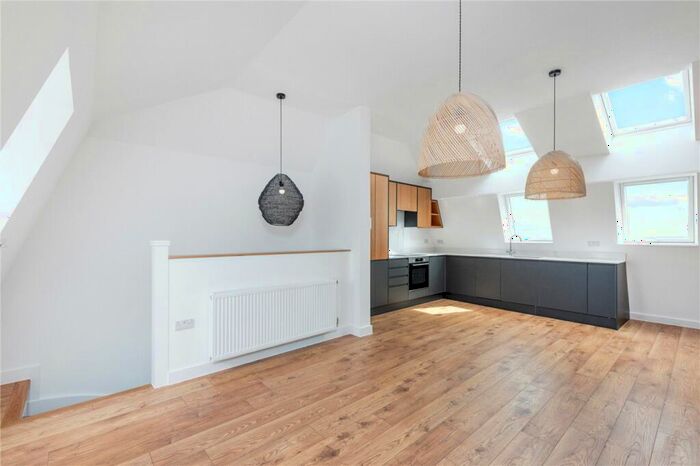 2 Bedroom Apartment To Rent In Railton Road, London, SE24