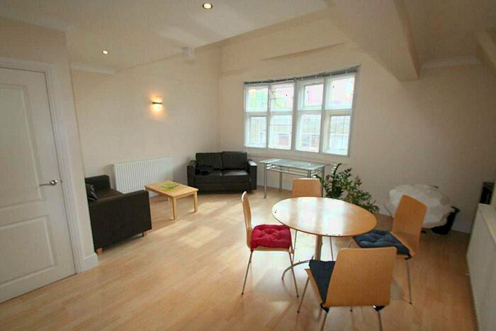 2 Bedroom Flat To Rent In Pitfield Street (), N1