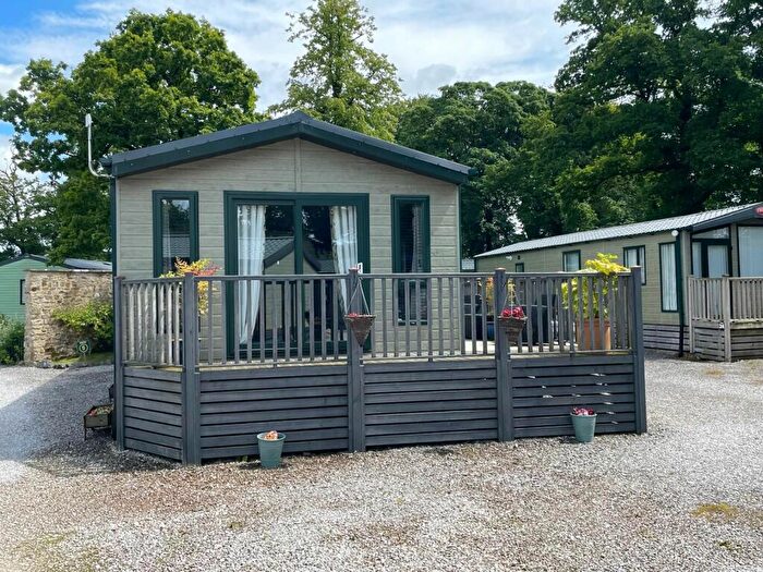 2 Bedroom Lodge For Sale In Clapham, Lancaster, LA2