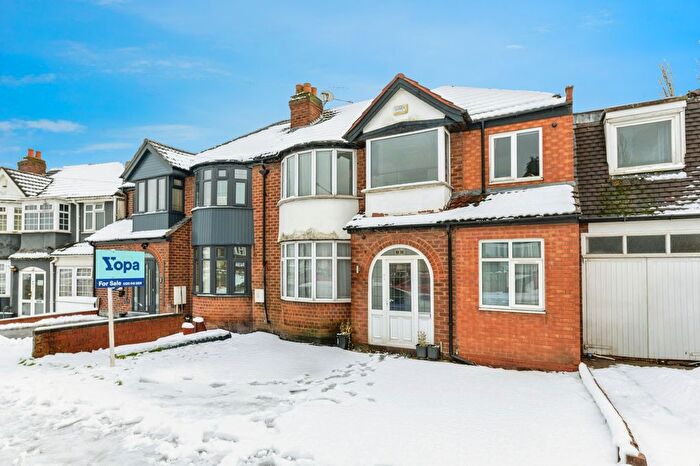 4 Bedroom Semi Detached House For Sale In Northolt Grove, Birmingham, B42