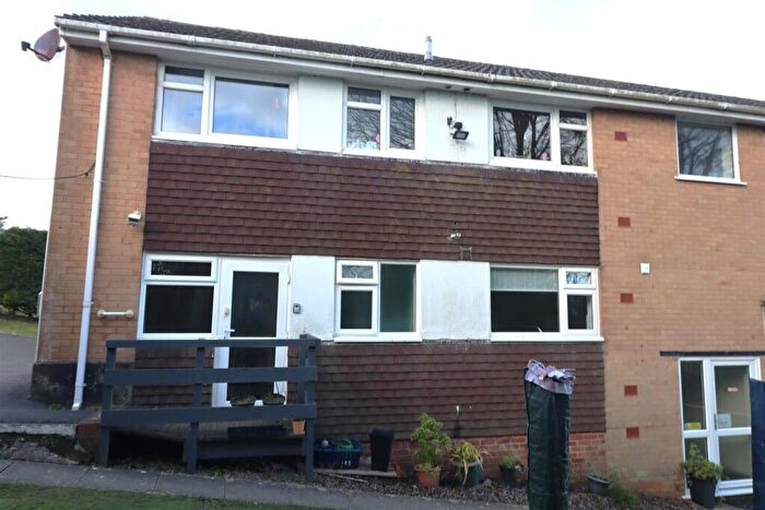 2 Bedroom Flat To Rent In Capstone Court, Ilfracombe, EX34