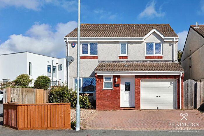 4 Bedroom Detached House For Sale In Spencer Road, Plymouth, PL9