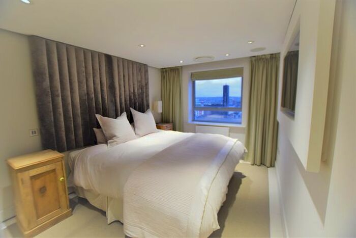 2 Bedroom Flat To Rent In Wilmington Close, Watford, WD18