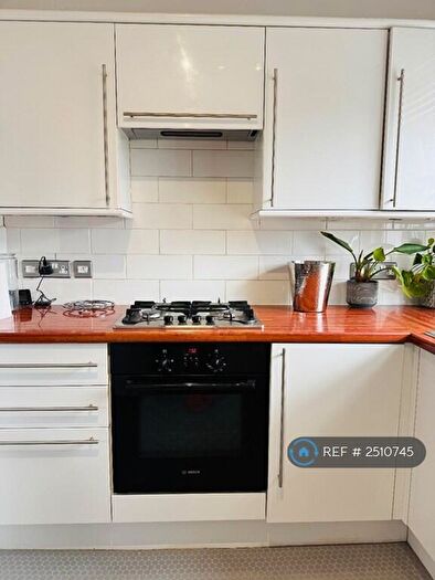 1 Bedroom Flat To Rent In Evell Road, London, KT6