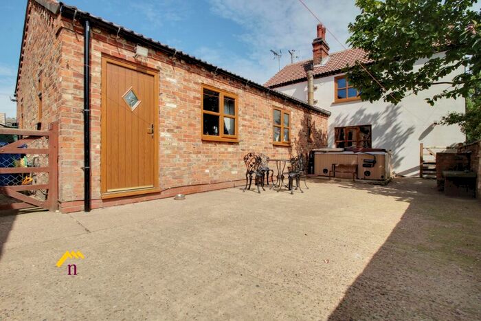 4 Bedroom Equestrian Facility For Sale In Scunthorpe Road, Thorne, Doncaster, DN8