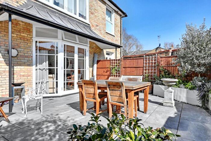 1 Bedroom Apartment For Sale In Maids Causeway, Cambridge, CB5