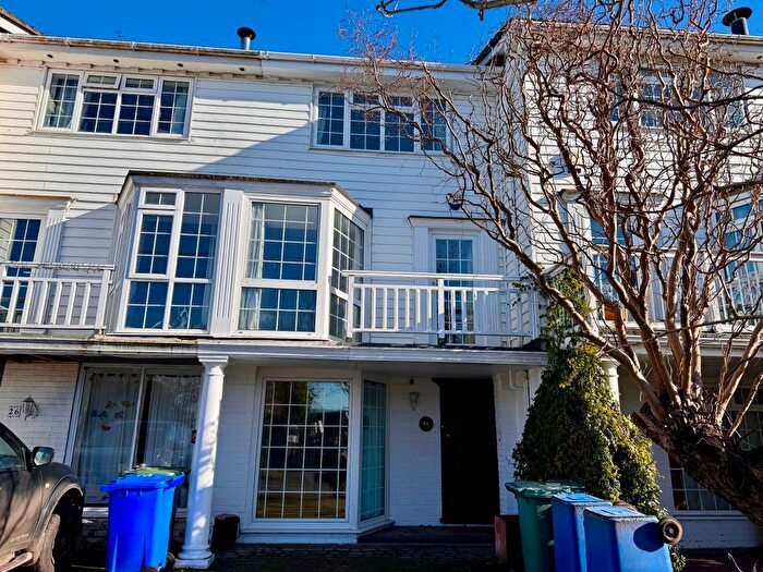 3 Bedroom Terraced House To Rent In Conyer Quay, Conyer, Sittingbourne, ME9