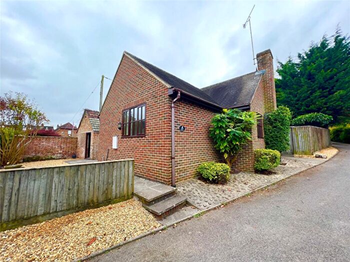 2 Bedroom Bungalow To Rent In Southfield, Chiseldon, Wiltshire, SN4