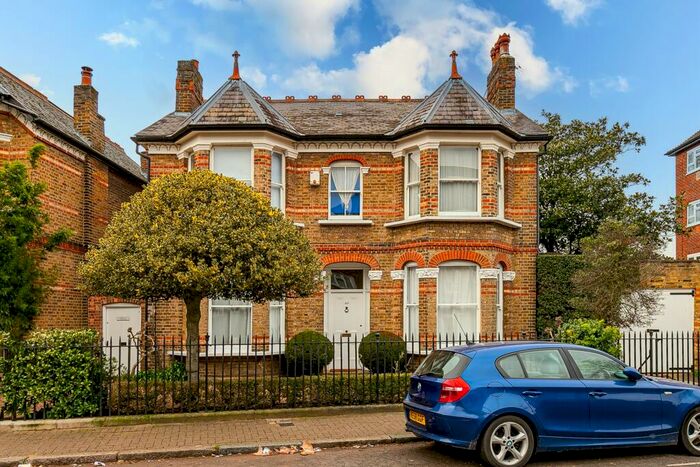 1 Bedroom Maisonette To Rent In Priestbridge Road, London, SW14