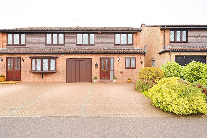 3 Bedroom House To Rent In Millstone Close, South Darenth, DA4