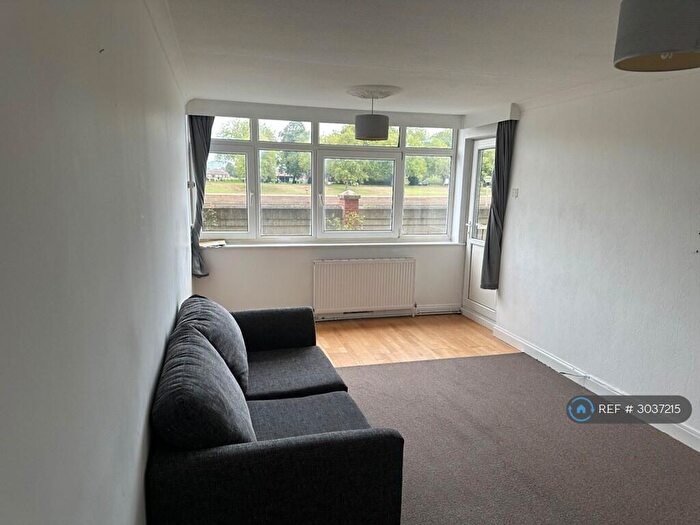2 Bedroom Flat To Rent In Rivermead, Nottingham, NG2