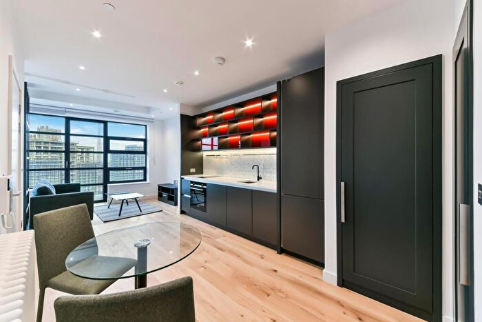 Apartment For Sale In Defoe House, London City Island, E14