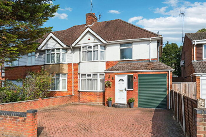 4 Bedroom Semi-Detached House For Sale In Kingsway, Dunstable, LU5