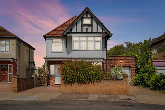 3 Bedroom Detached House For Sale In Kenton Park Road, Kenton, Harrow, HA3