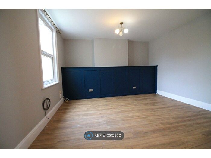 2 Bedroom Flat To Rent In Westbury-On-Trym, Bristol, BS9